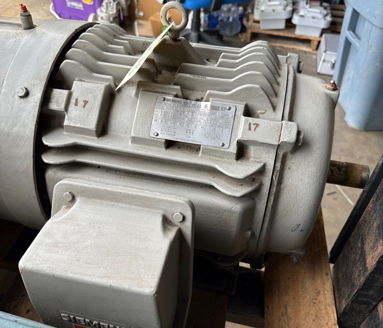 SIEMENS INVERTER DUTY MOTOR 30 HP MODELSD100IEEE 2XWB 3525 RPM 460 V 3 PH 35 A