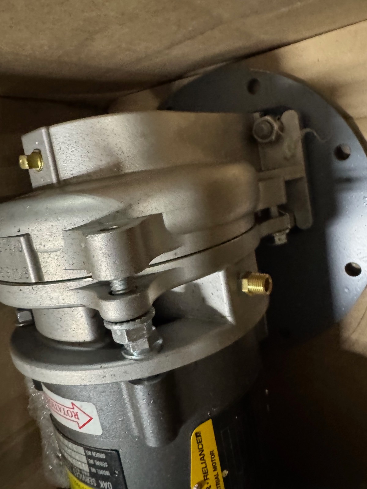 OAK SERVICES CONDENSATE PUMP VA18B MODEL AR662 X 4.25 11/2" THD SS BODY 1/2 HP