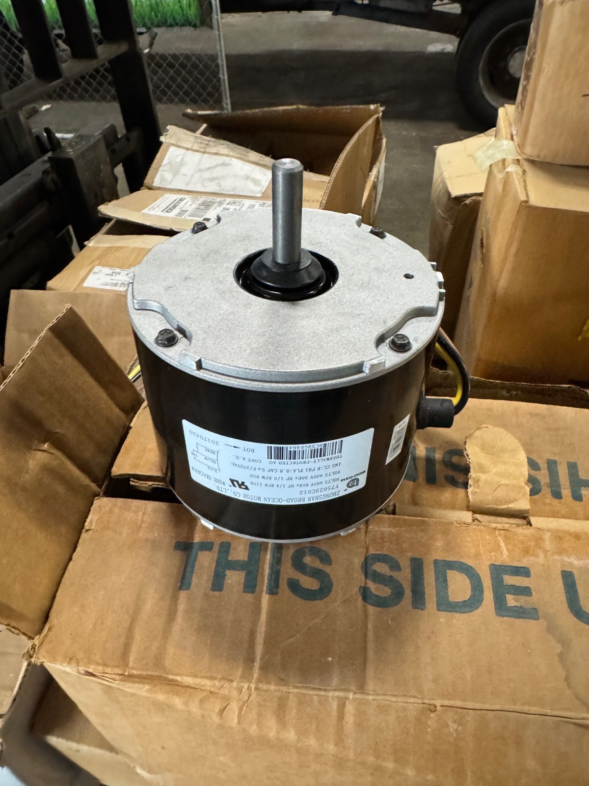 Carrier Broad-Ocean Motor 1/4 HP Model HC 39GE 464 VA14G WA3E 400/460 V 1100900