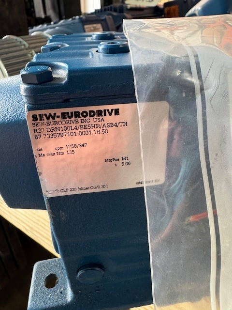 SEW-EURODRIVE GEAR MOTOR WA38 MOD R37DRN100L4/BE5HR/ASB4/TH 1758 - 347 RPM 5 HP