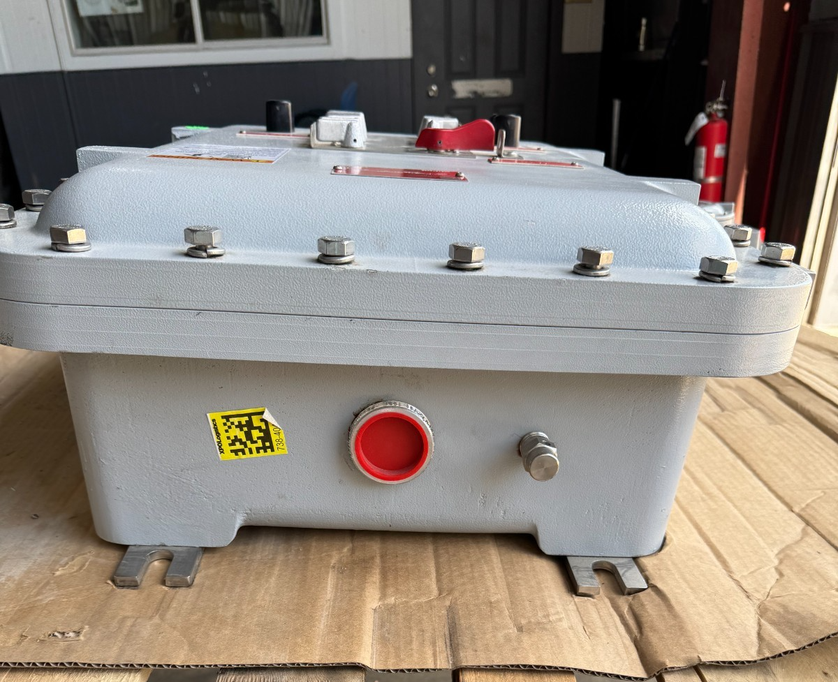 APPLETON EXPLOSION PROOF BREAKER PANEL ALPNB12C18BF-362 100 AMP 120/208 V 3 PH