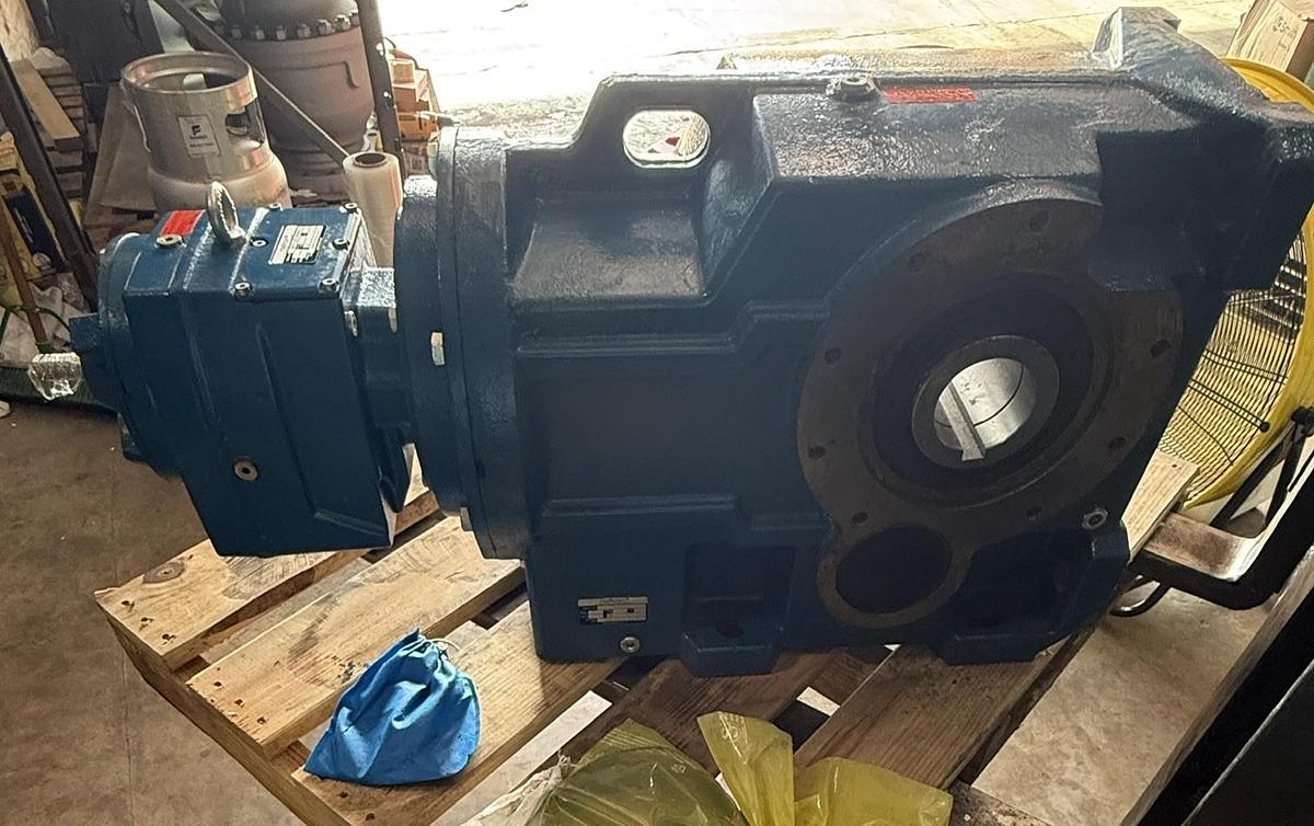 Refurbished RADICON Combined High-Ratio Gear Reducer Assembly MODEL K1052280BRN / M07226.3NRN