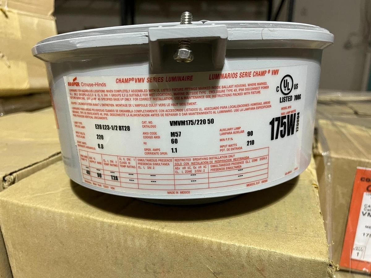 COOPER CROUSE HINDS CHAMP VMVM175/220 50 AD9 METAL HALIDE 175 WATT 220 V