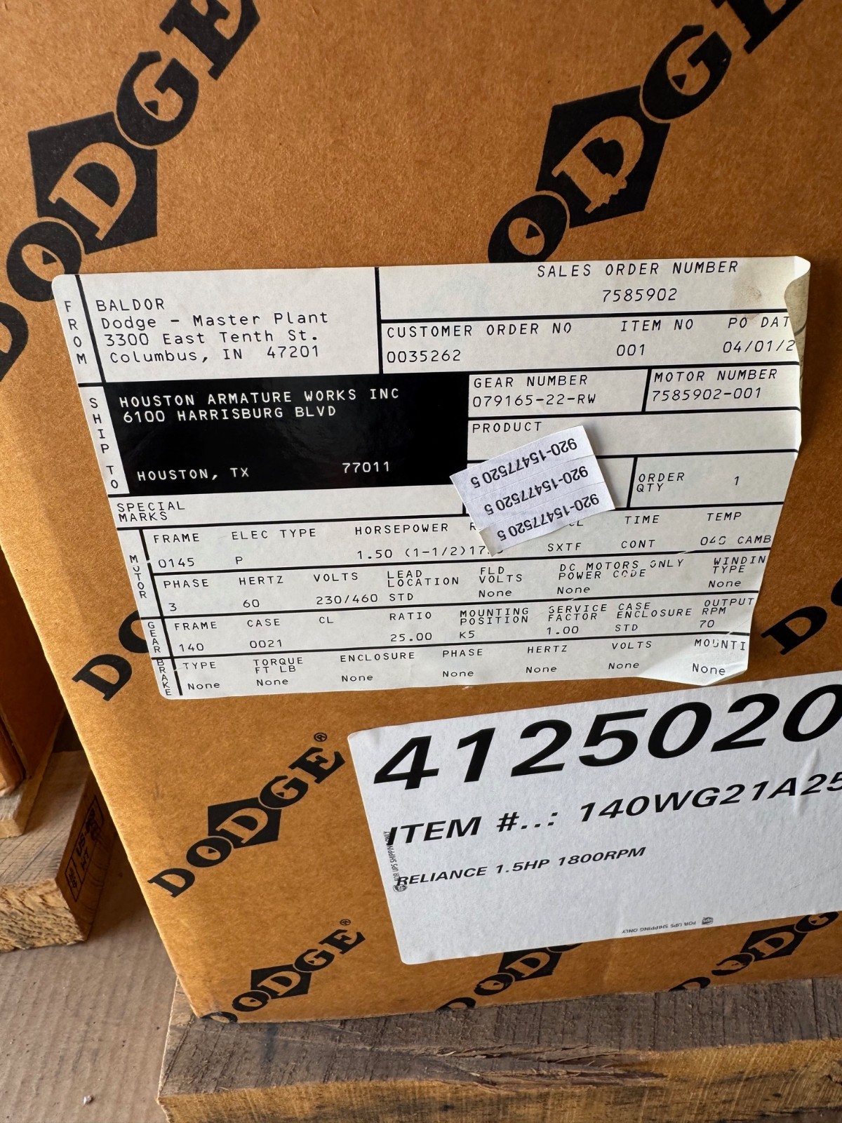 BALDOR / DODGE GEAR MOTOR 140WG21A25 XA22B 11/2 HP 1725 TO 70 RPM 230/460 3 PH