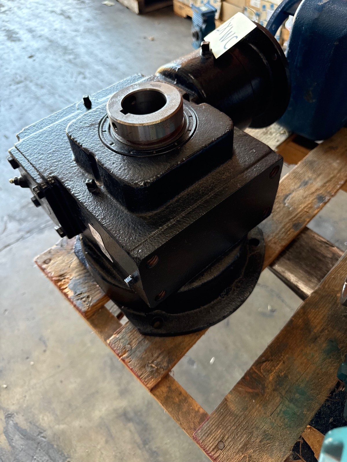 WINSMITH GEAR REDUCER 1XWC MOD E85CSFS554X0EK 1750 RPM IN 30 TO 1 RATIO