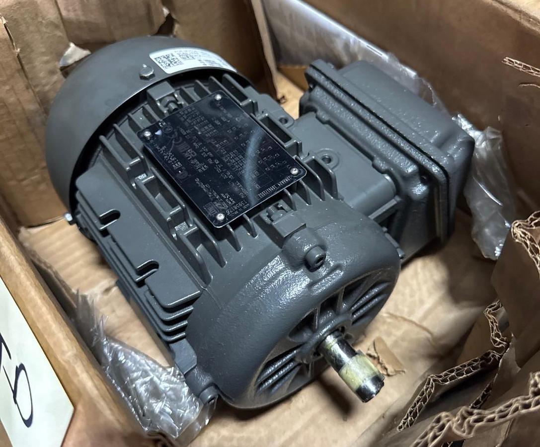 Used WEG 1/2 HP W21 TRU-METRIC SEVERE DUTY MOTOR MODEL 3718EP3EAL71-W22 2YJD