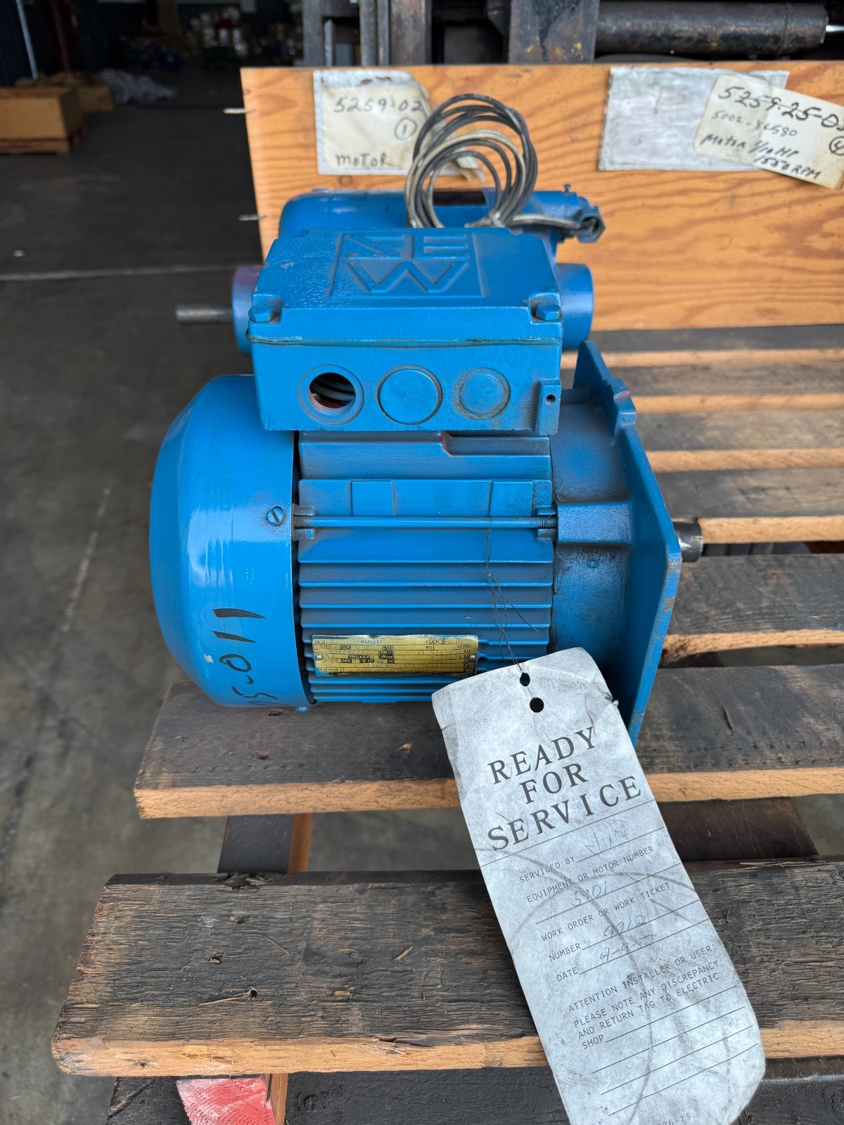 EURODRIVE MOTOR DD1 1.5 HP MODEL DF22DT90S4 2275/455 RPM 230/460 V 3 PH 4.8/2.4