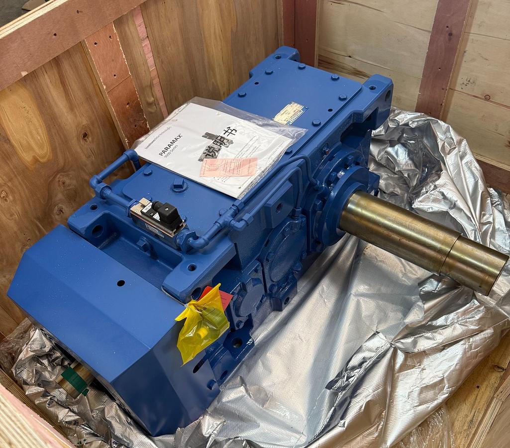 SUMITOMO PARAMAX GEAR REDUCER 3AJ4 MODEL PVA9050R2R-RRF-5.587 RATIO 150 HP
