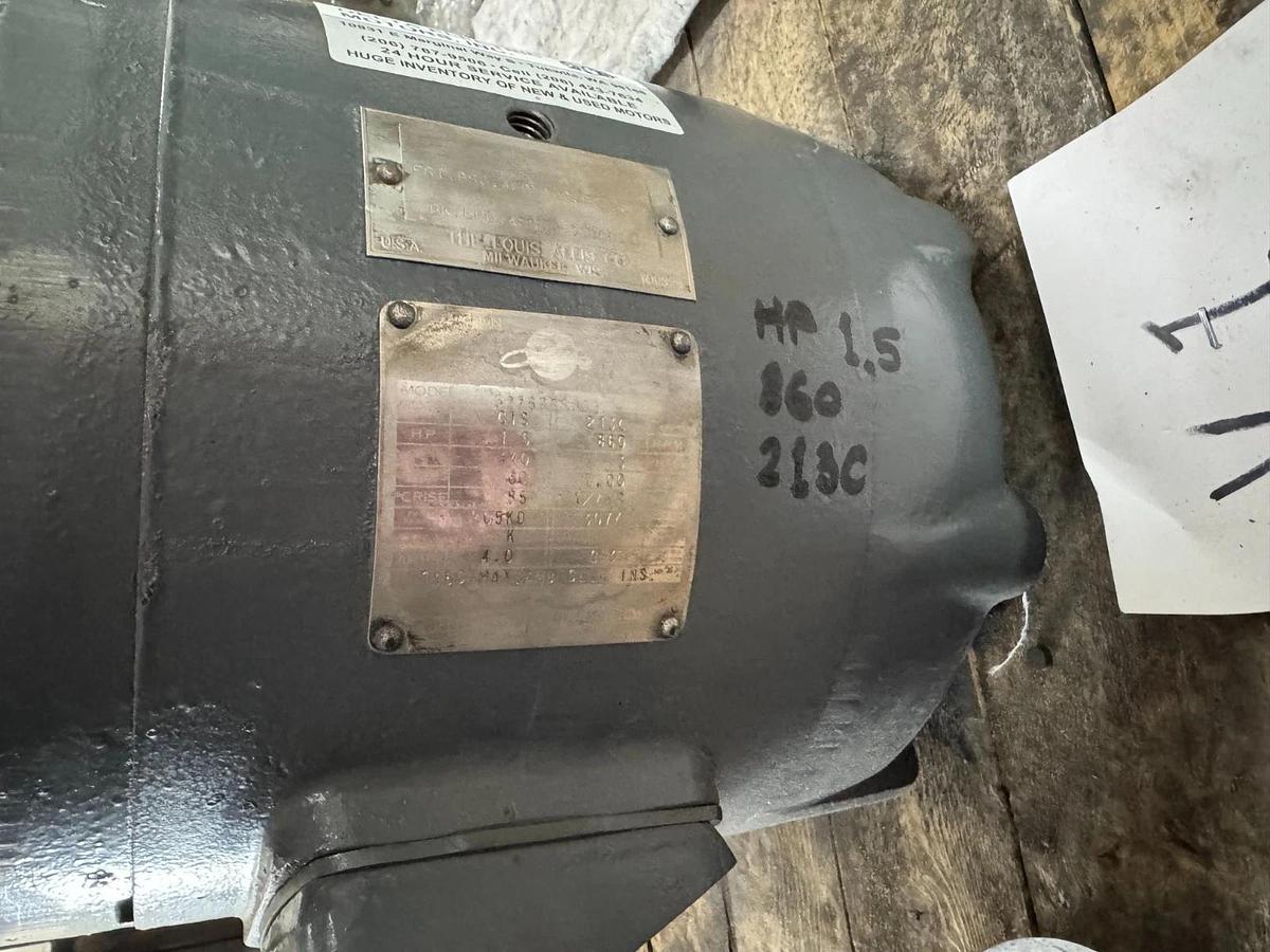 LOUIS ALLIS MOTOR V1 1.5 HP MODEL 5282520170 860 RPM 440 V 3 PH 4 AMP F 213C