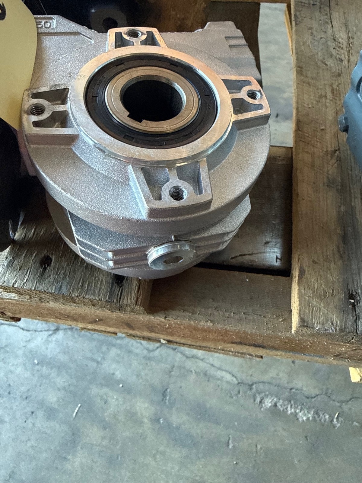REGAL SPARTAN GEAR REDUCER 1XQH MODEL AL505100/1A56C1.000 1750 RPM .295 HP 100 T