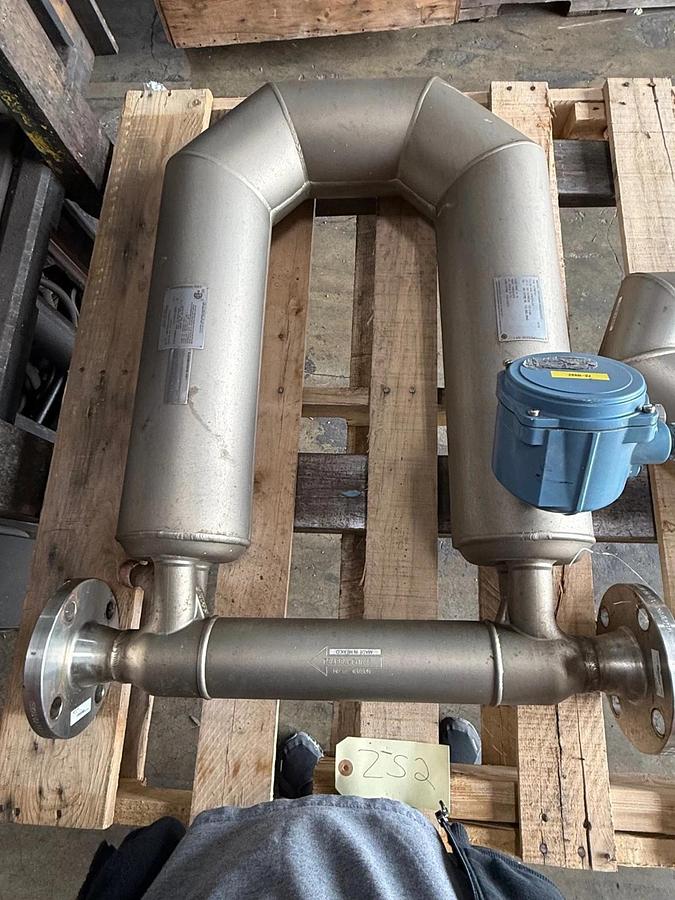 MICROMOTION MASS FLOWMETER XS2 MODEL CMF100M418N2BAEZZZ 2" 316 SS CSA