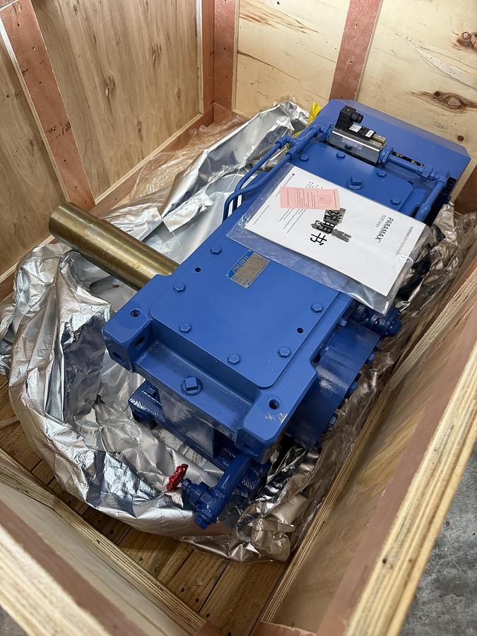 SUMITOMO PARAMAX GEAR REDUCER 3AJ4 MODEL PVA9050R2R-RRF-5.587 RATIO 150 HP