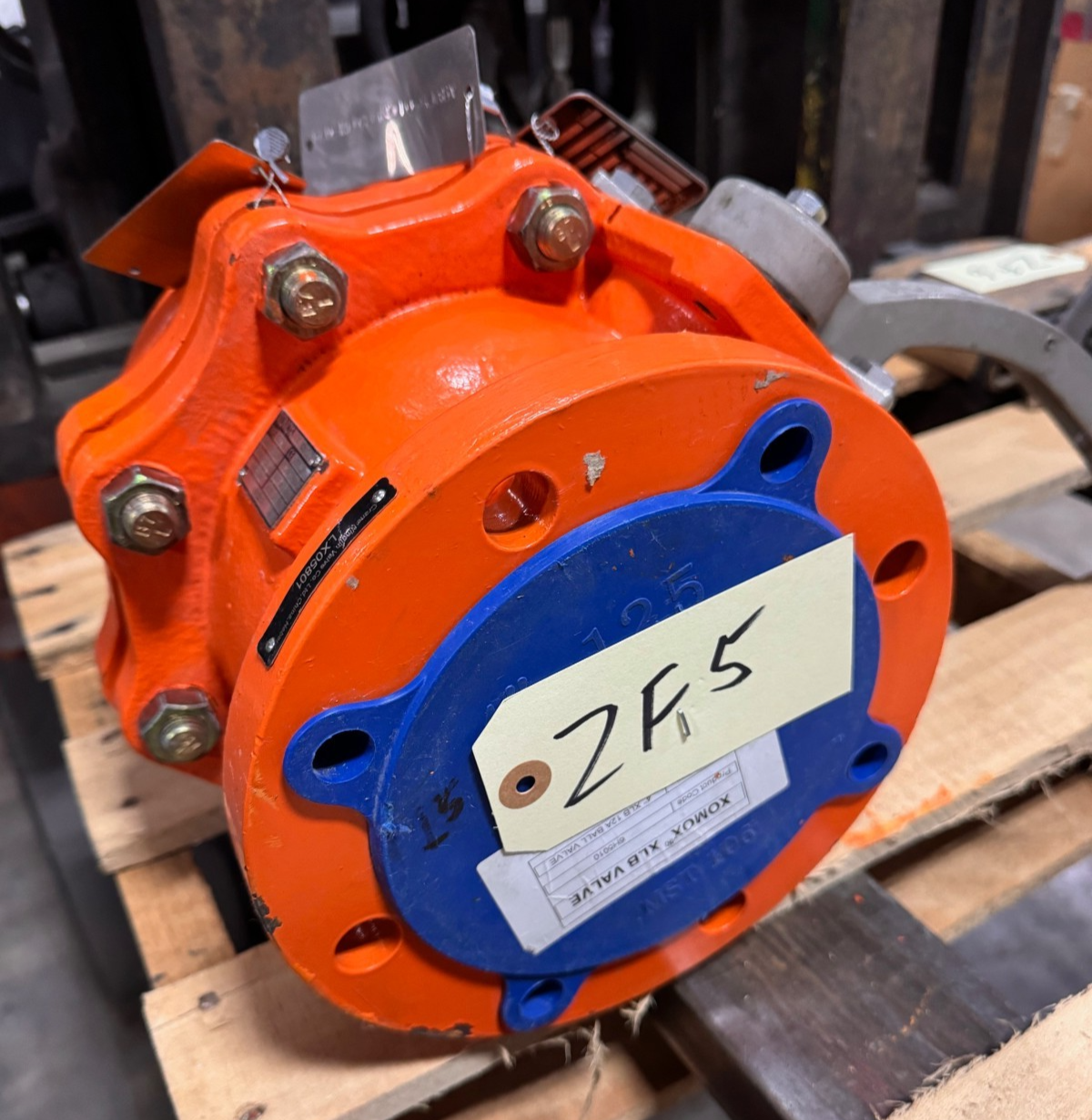 XOMOX 4" 150 RF FP PFA LINED BALL VALVE ZF5 CAT XLB12A HANDLE OP