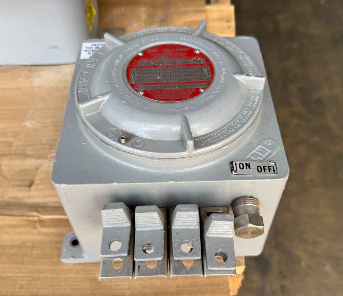 KILLARK EXPLOSION PROOF BREAKER PANEL V45 70 AMP 240 V 1 P 4GCBB-15Q1-15Q1-15Q1-