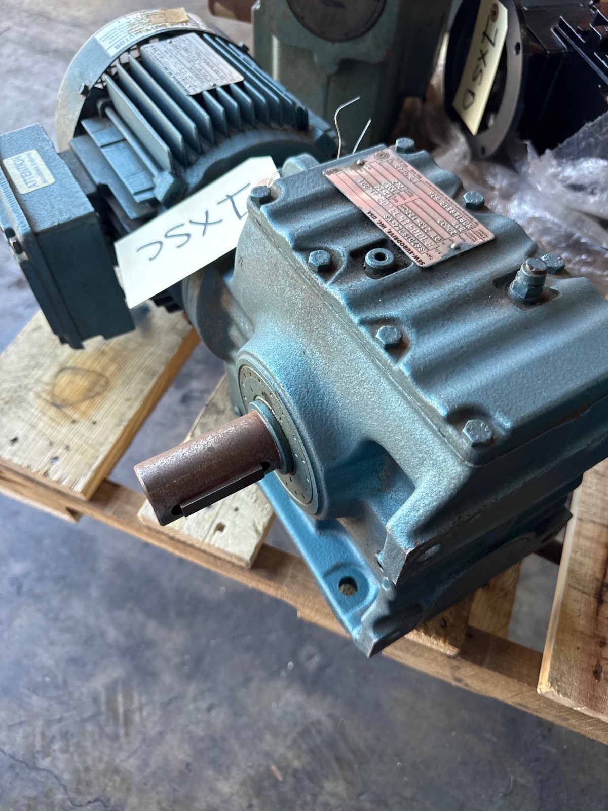 SEW-EURODRIVE GEAR MOTOR 1XSC MOD S67/DT90L4-KS 1720-213 TO 10-84 RPM 2 HP