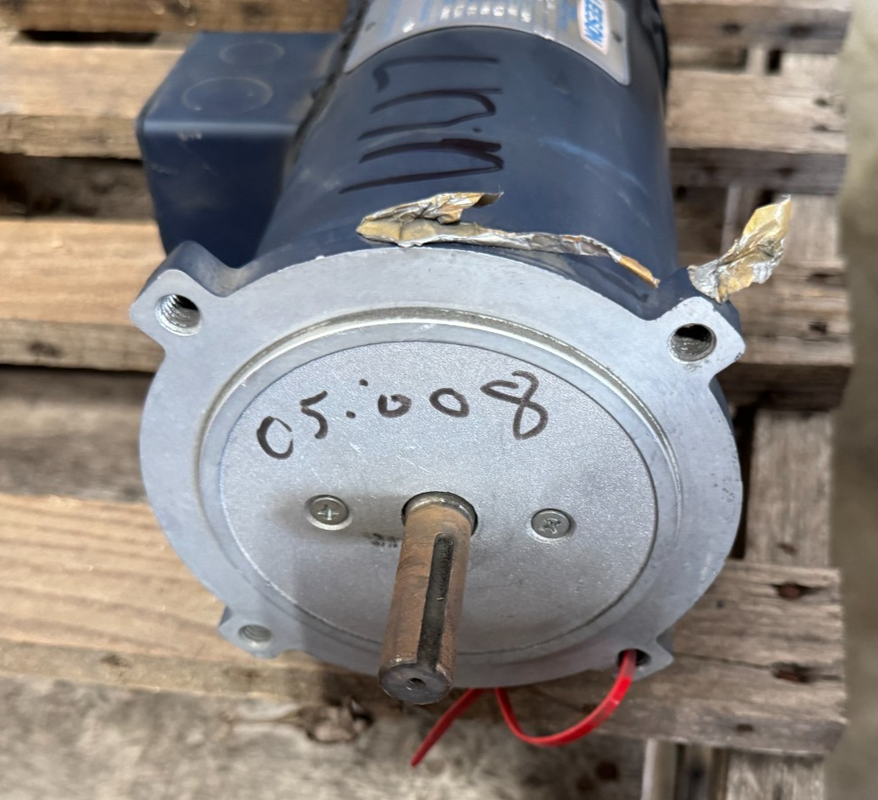 LEESON DC MOTOR UU7 3/4 HP MODEL C42D17FK7A 1750 RPM 90 VDC FR VSS56C