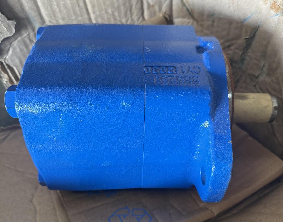EATON VICKERS MODEL 02-137124-335 / 25AIC22R  Hydraulic Single Vane Pump 