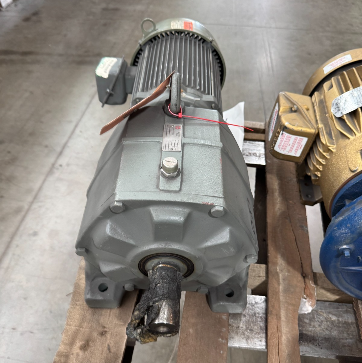 US MOTORS SERIES 2000 Gear Motor FF2MODEL N24S2SB322 5 HP 1750 RPM RATIO 22.4 MT