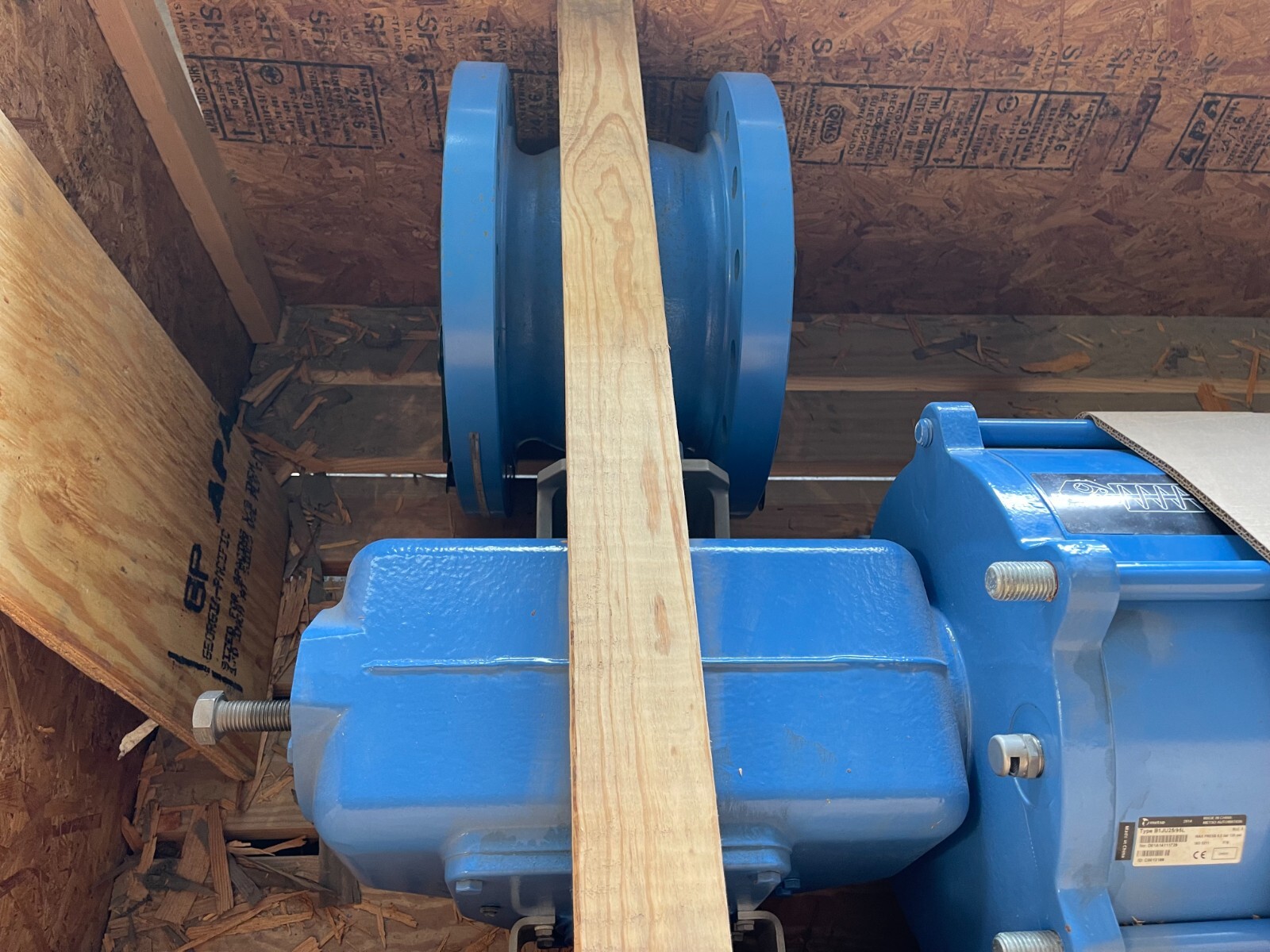 12" 300 RF BALL VALVE NELES JAMESBURY Q-REDA12DJJST WCB X 316 SS WITH ACTUATOR