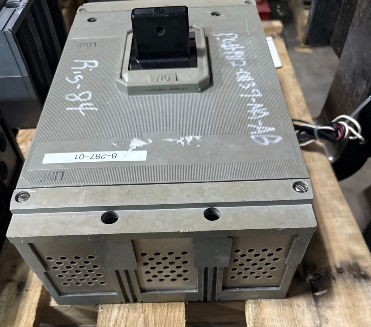 Refurbished ITE 1000 AMP BREAKER 2YU8 MODEL HPSM100CSN TYPE  ETM 1KA MAGNETIC TRIP 2 SHUT