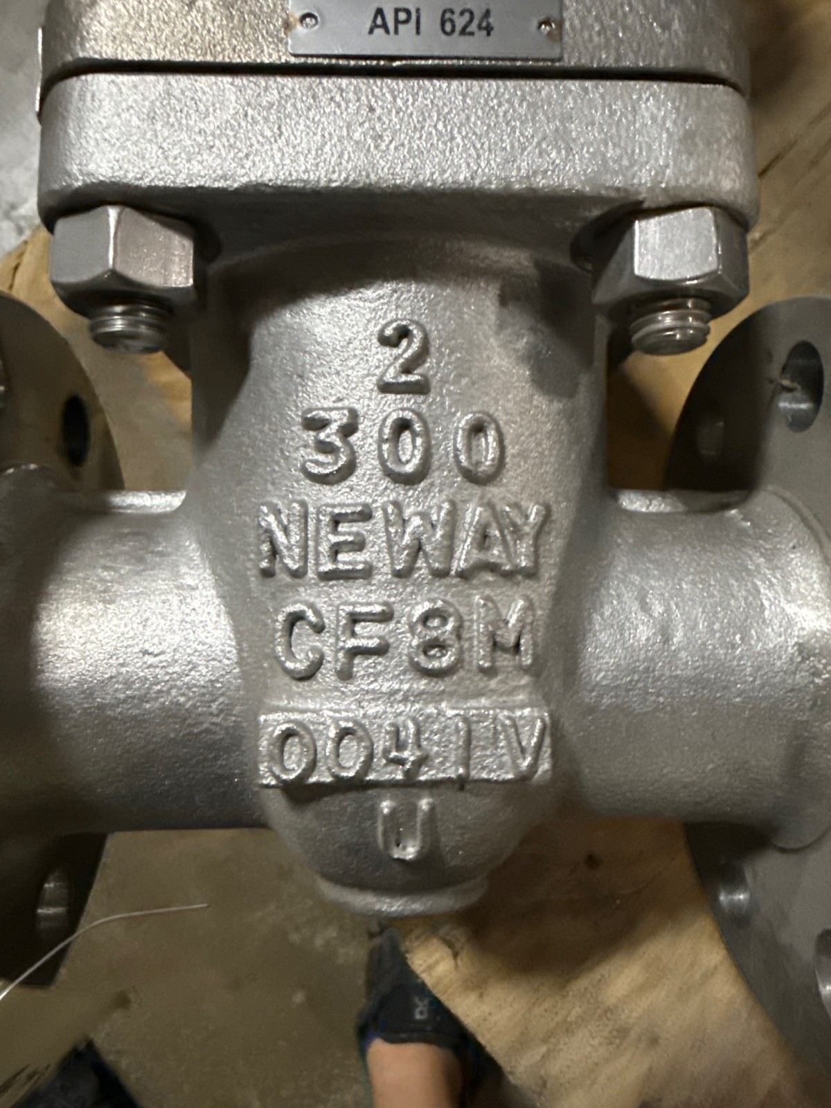 Used 2" 300 RF GATE VALVE 316 SS HANDWHEEL OP NEWAY 2G3RG12-6-GRA-ULE 2YM2 3 4