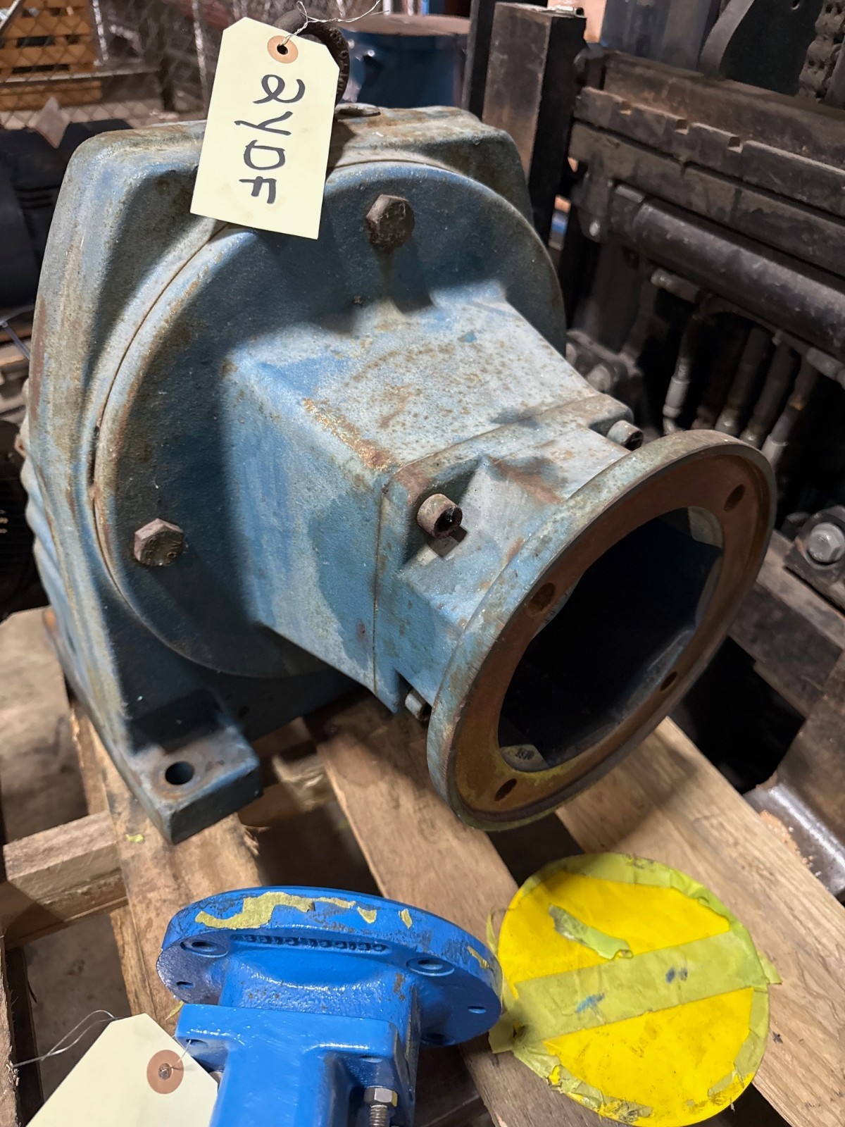 Used SEW-EURODRIVE GEAR REDUCER 2YDF MOD RX107AM256 2.64 RATIO 1860 TORQUE  SHAFT LEN