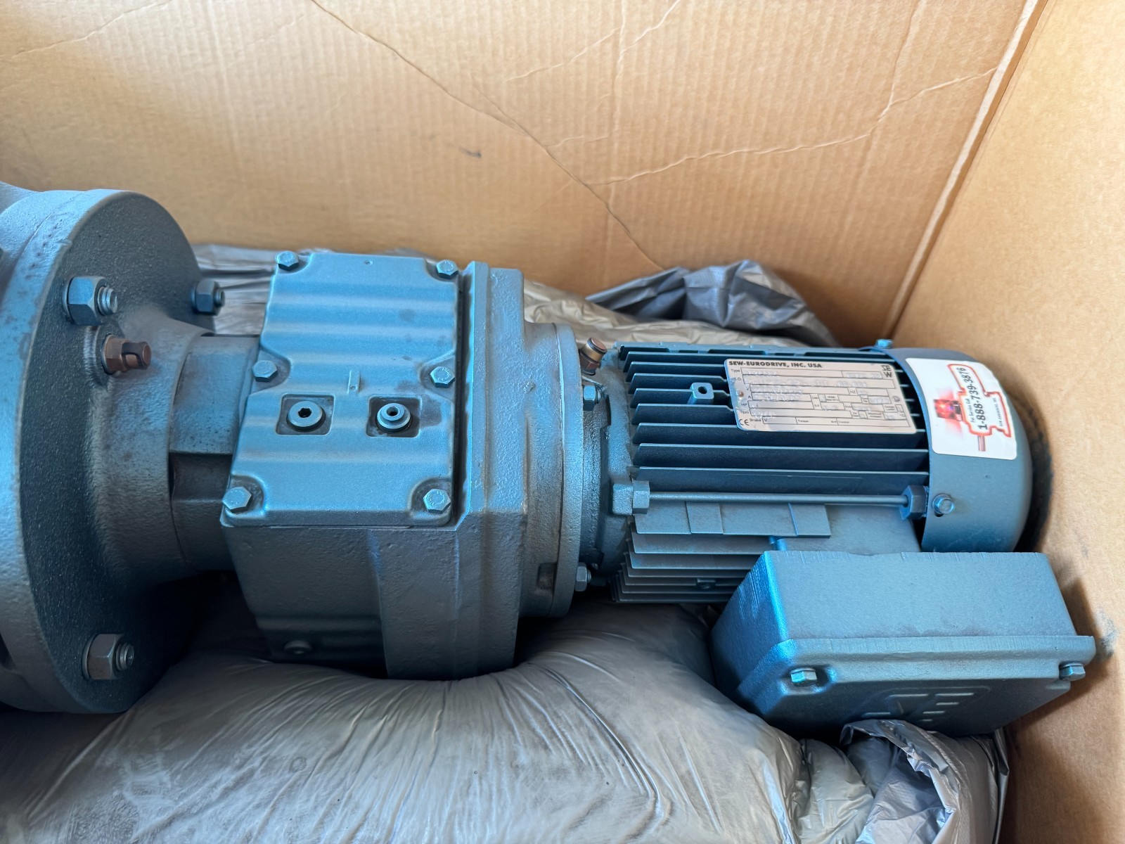 SEW-EURODRIVE GEAR MOTOR NN1 1HP MOD DFT80N /SA87TR57DT80N4 1700 RPM IN 6.7 OUT