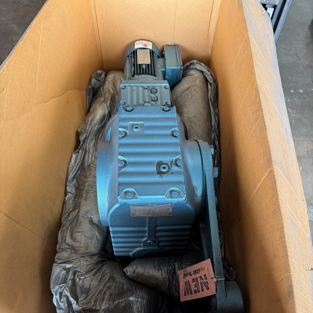 SEW-EURODRIVE GEAR MOTOR NN1 1HP MOD DFT80N /SA87TR57DT80N4 1700 RPM IN 6.7 OUT