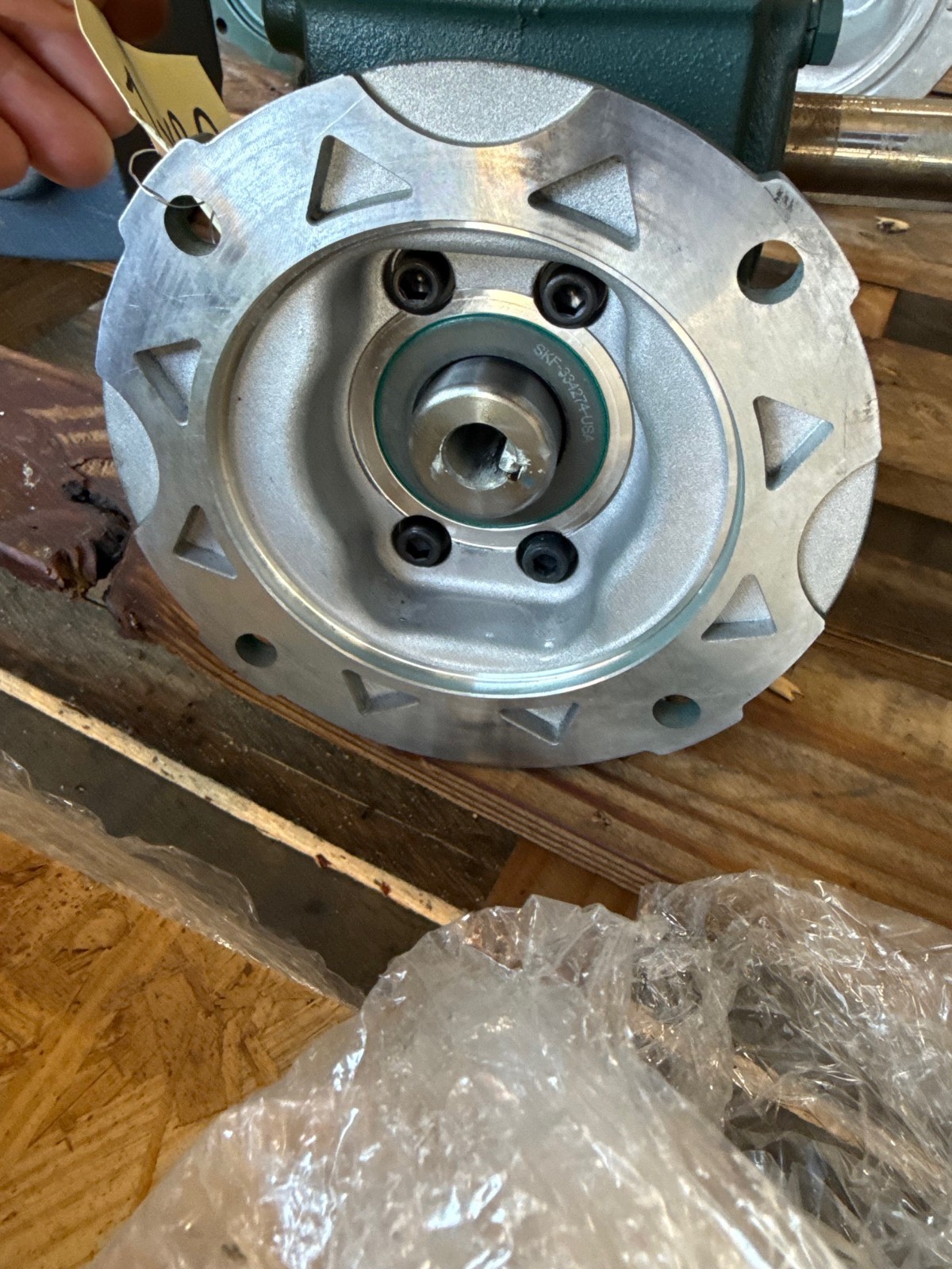 TIGEAR/2 BALDOR GEAR REDUCER 1XRE MOD 20Q20L56 1750 RPM 20 TO 1 RATIO 1.34 HP MA