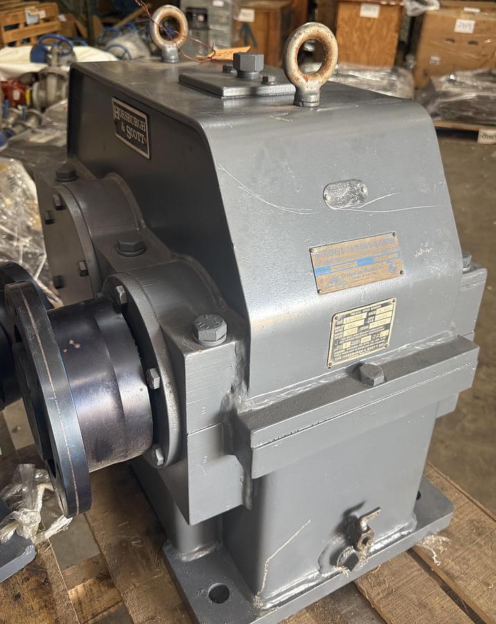 Refurbished HORSBURGH & SCOTT HELICAL GEAR REDUCER 2ZA4 MODEL LS-2000 SERIES 1900 