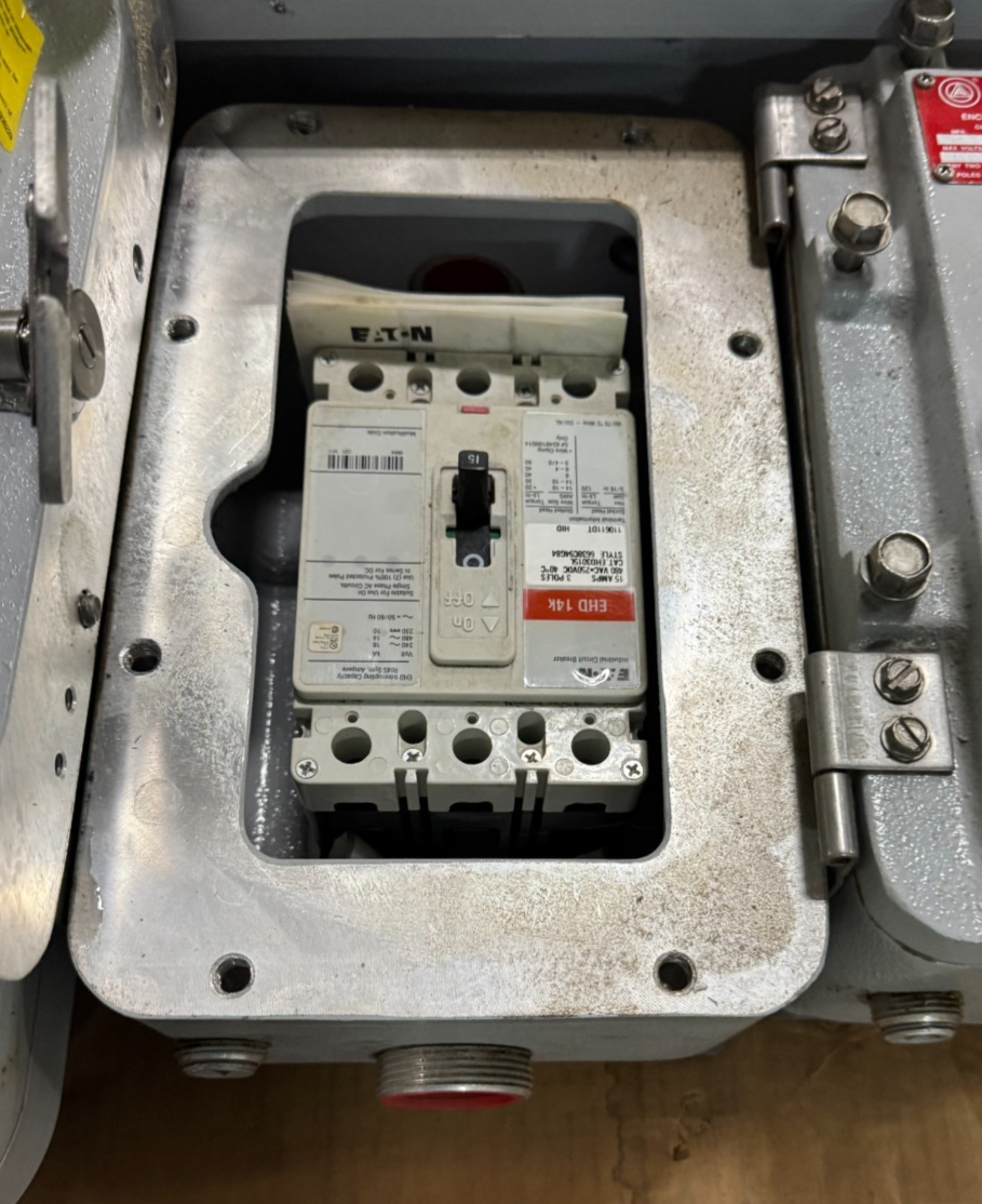 APPLETON EXPLOSION PROOF BREAKER V63 15 AMP 480 V 3 POLE 3 PH EB1EH3W15