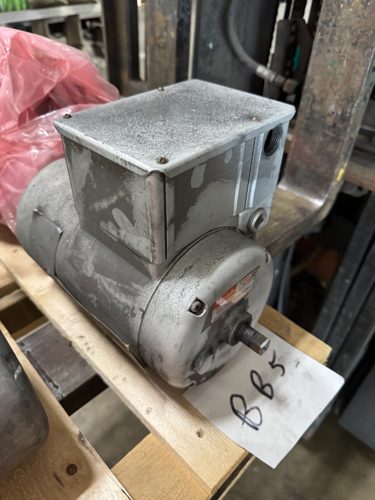 Honeywell Actionator Motor M640A 1046 BB5 120 V 1 PH 40 VA 60 SEC