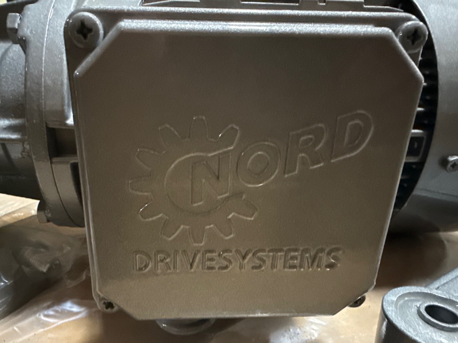 Used NORD GEAR MOTOR 2YAA MOD SK90SP/4 CUS 145TC TW 1740 INPUT  RPM 123.4 TO 1 RATIO