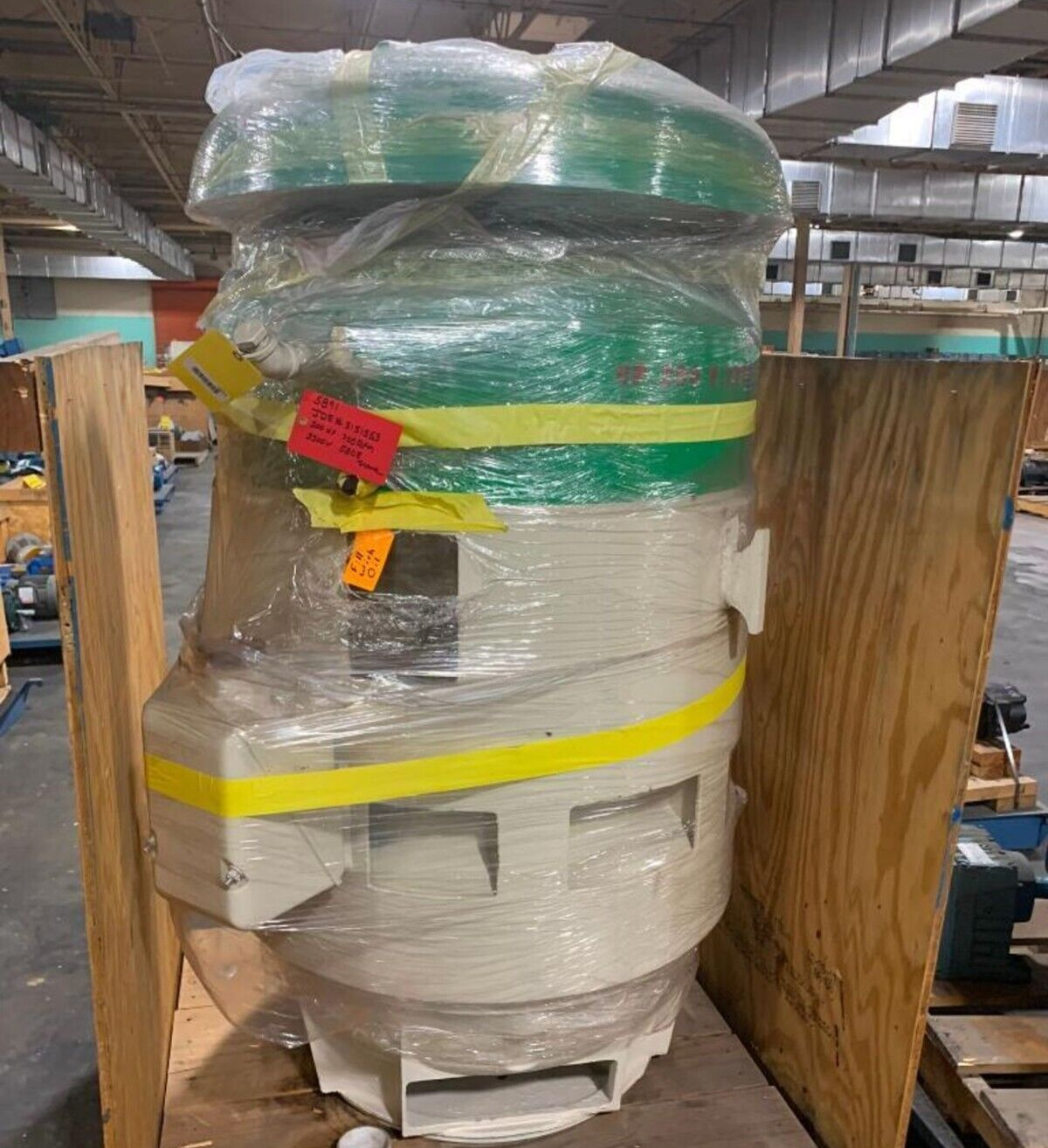 ALLIS-CHALMERS 200-HP VERTICAL INDUCTION MOTOR, 705 RPM, 2300 V, FR: 580E