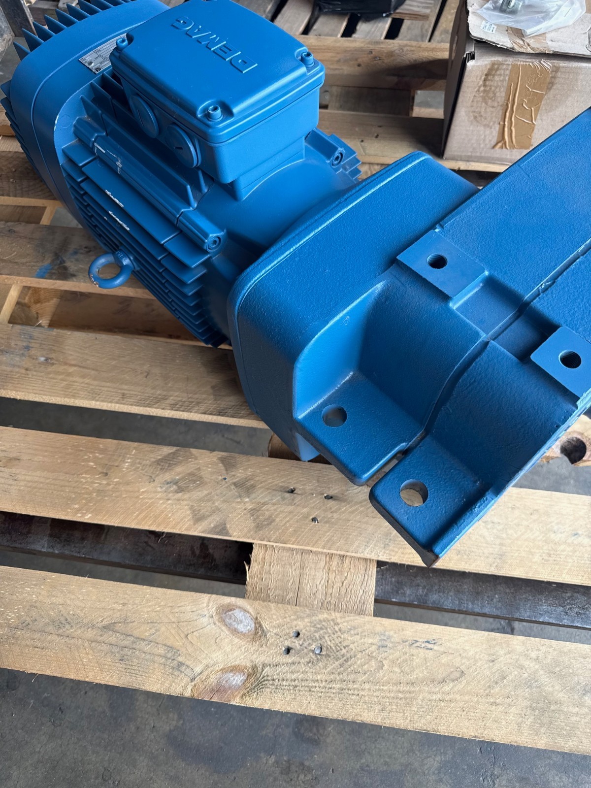 DEMAG CRANE GEAR MOTOR 2XL MOD KBA  50432447 FRAME 125B4A 1760 RPM 8 HP 230/460V