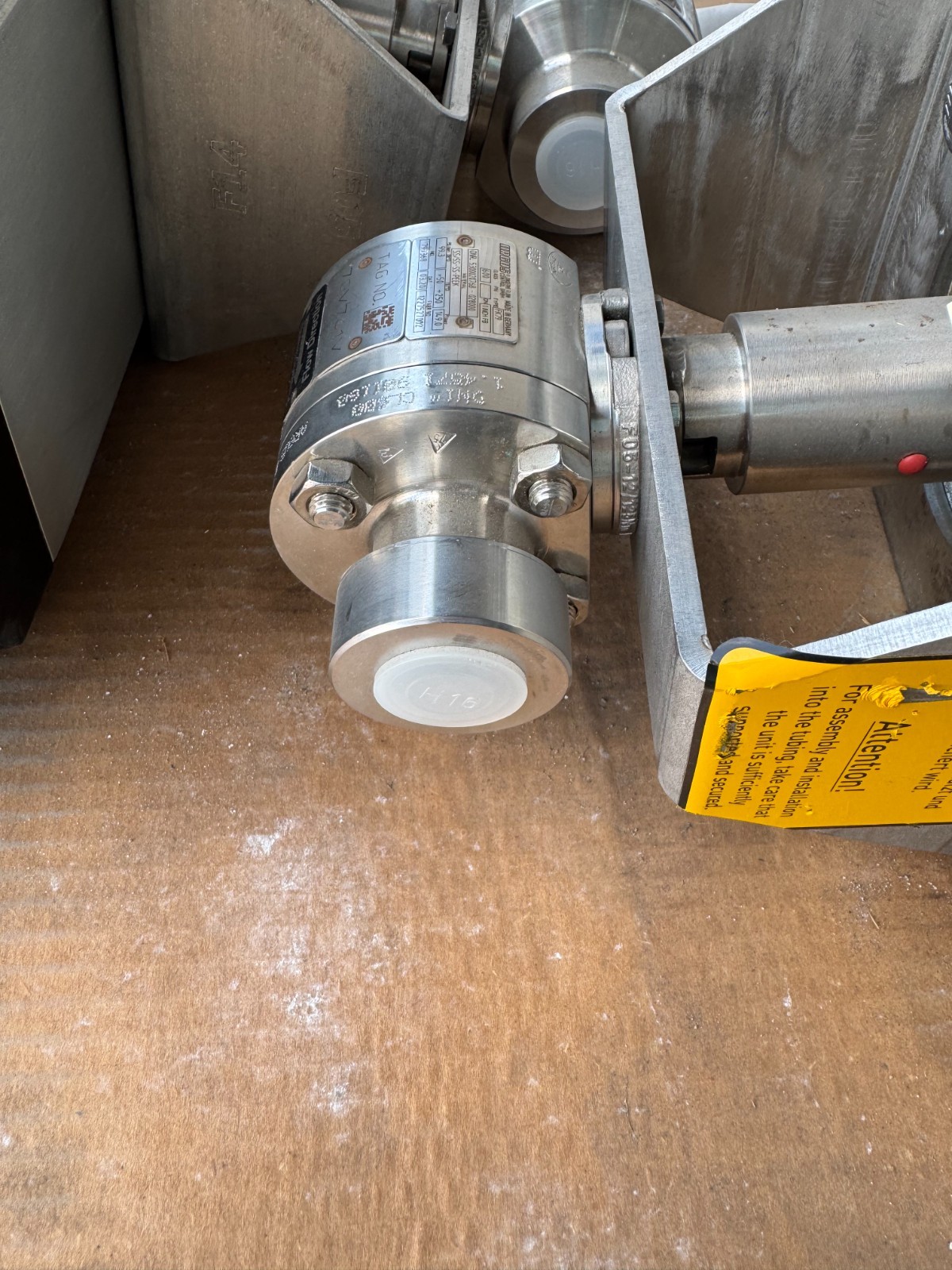 ARGUS 1" 600 THD FP BALL VALVE V38 MODEL FK79 SS BODY SS TRIM W ACTUATOR