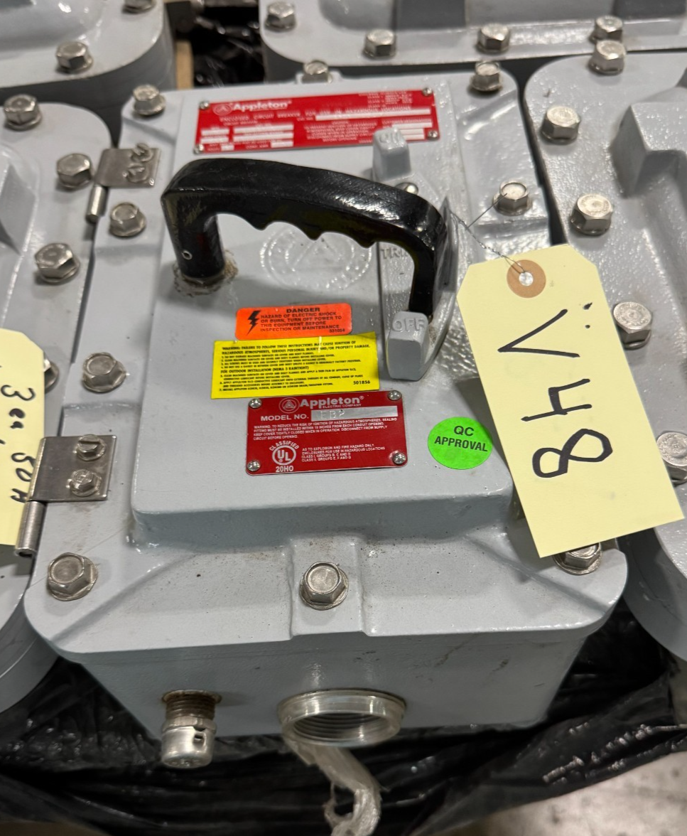 APPLETON EXPLOSION PROOF BREAKER V48 150 AMP 600 V 3 POLE 3 PH EB2EH3W150