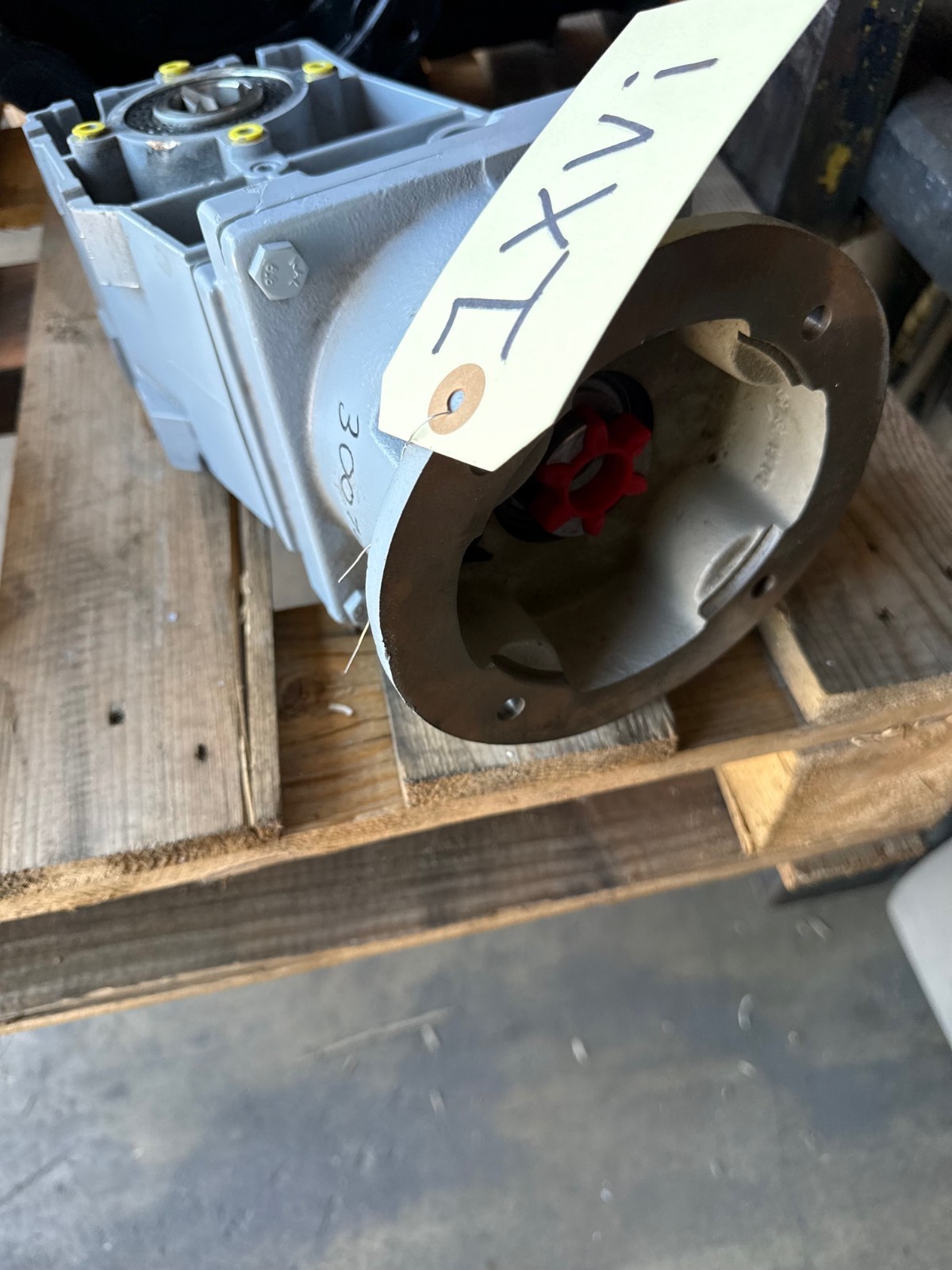 LENZE GEAR REDUCER 1XVG 1XVI MOD GKR04-2NHBR 81NM 171 R/MIN .41 CLP460