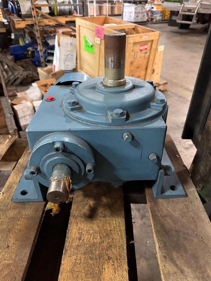 REGAL-BELOIT GEAR REDUCER 1XOB MODEL 500B403/V 10 TO 1 RATIO