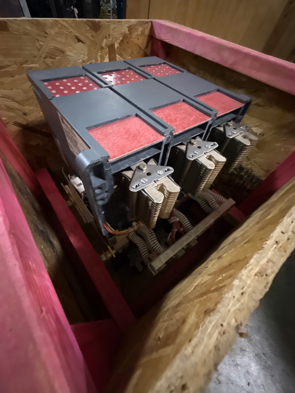 Refurbished BREAKER CUTLER-HAMMER SPB-100 MODEL SPBR330R 3000 AMP BREAKER 3000 AMP TRIP PLUG