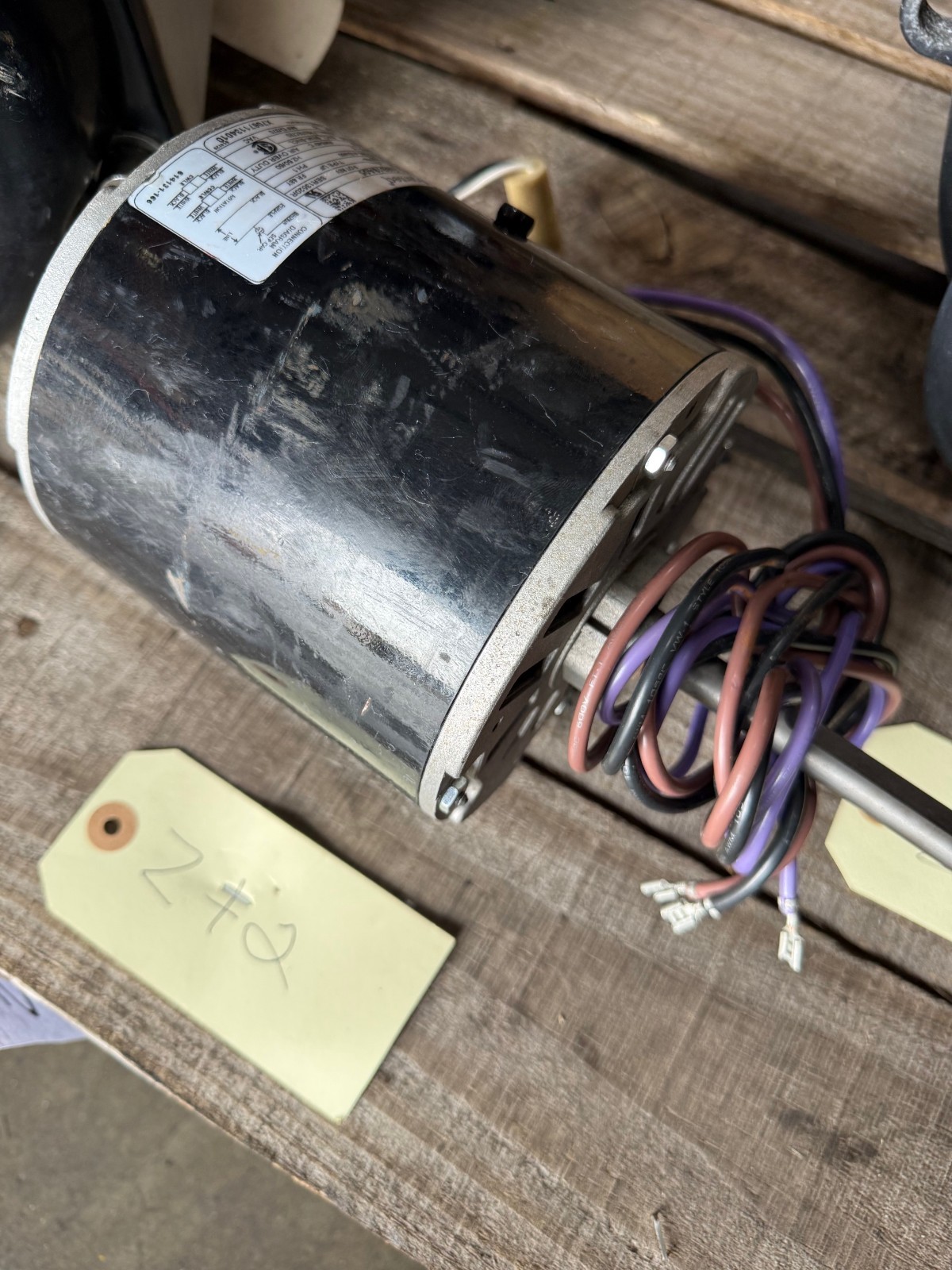 GENTEQ Motor 1/2  HP MODEL F48B18A05 ZT2 1100 RPM 380-415/460 V 1.3 AMP 1 PH FRA