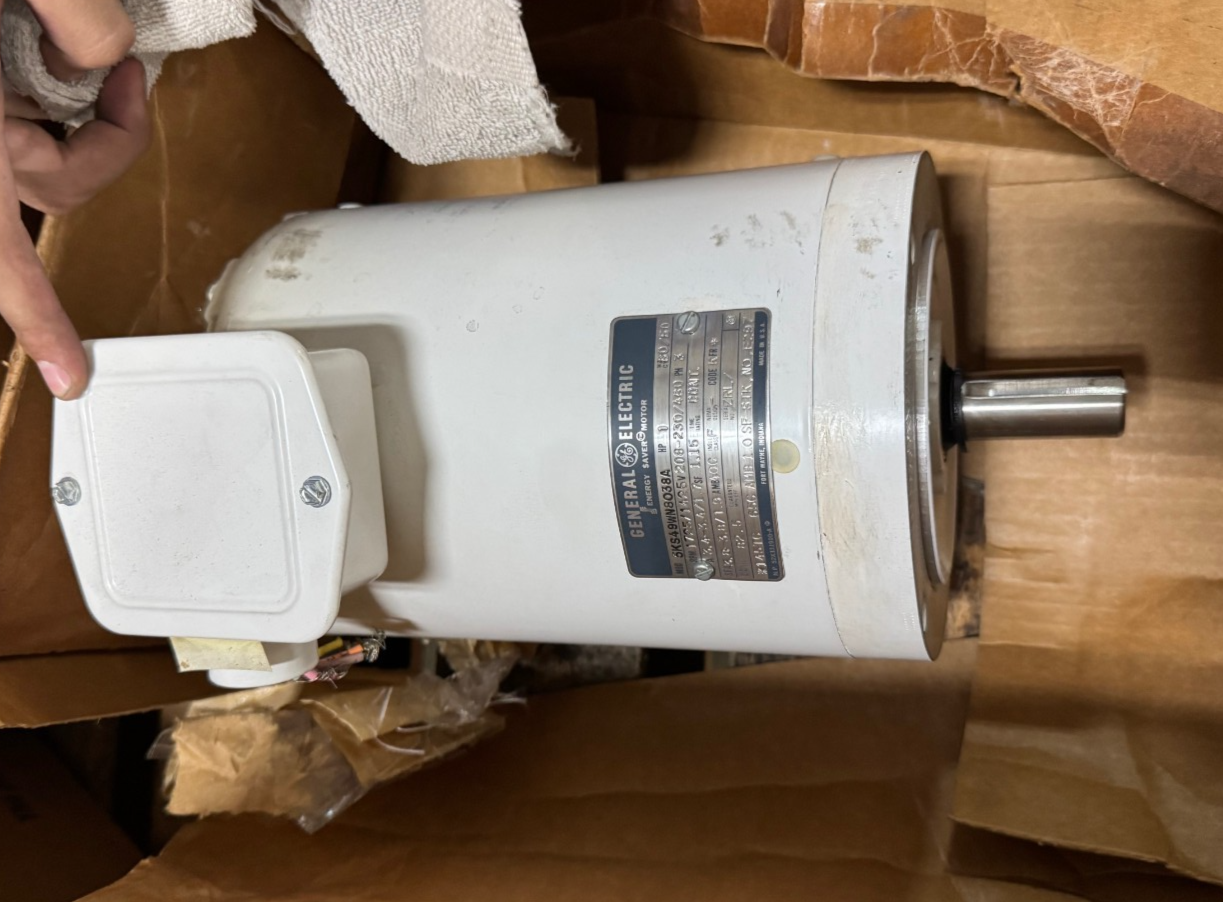 GE 1 HP MOTOR AD5F E297 5KS49WN8038A 1725/1425 RPM 208/230/460 V 3.4/1.7 A 145TC