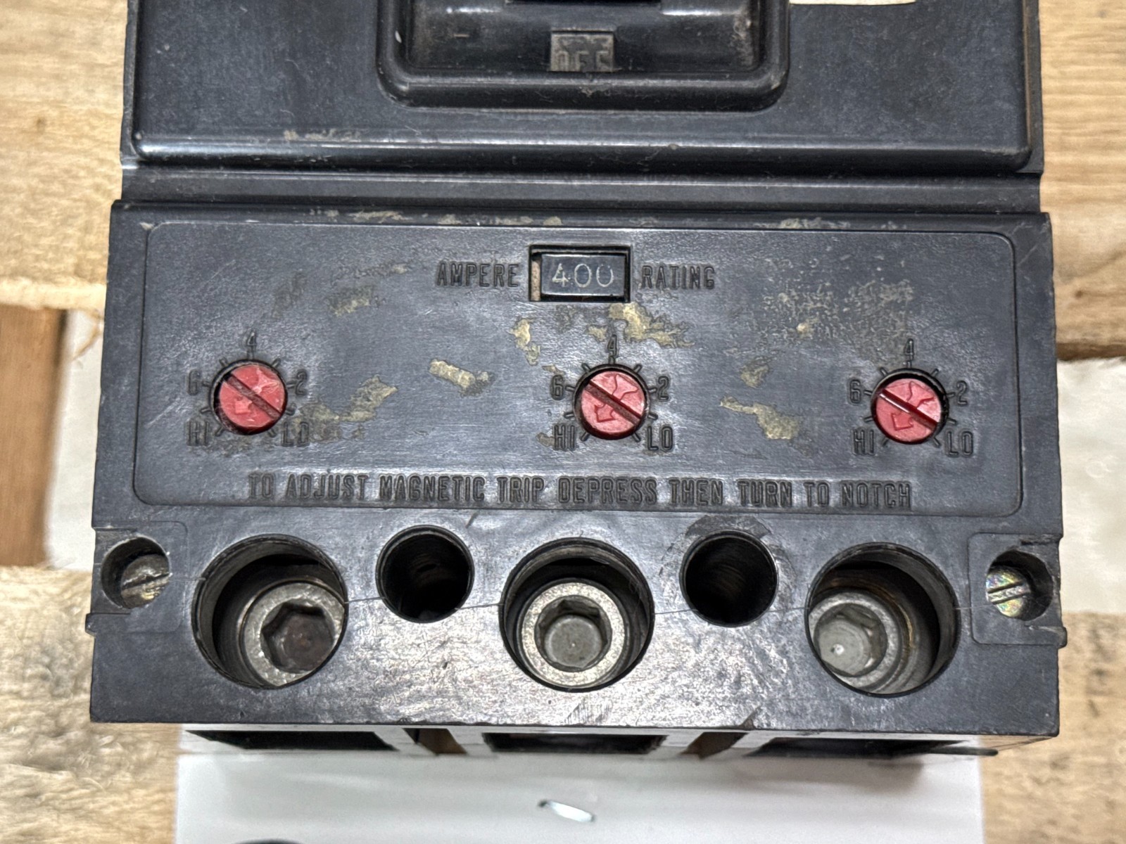 Refurbished Westinghouse Molded Case Circuit Breaker LB400F 400 Amp 3-Pole, 600 Volt 2YU3