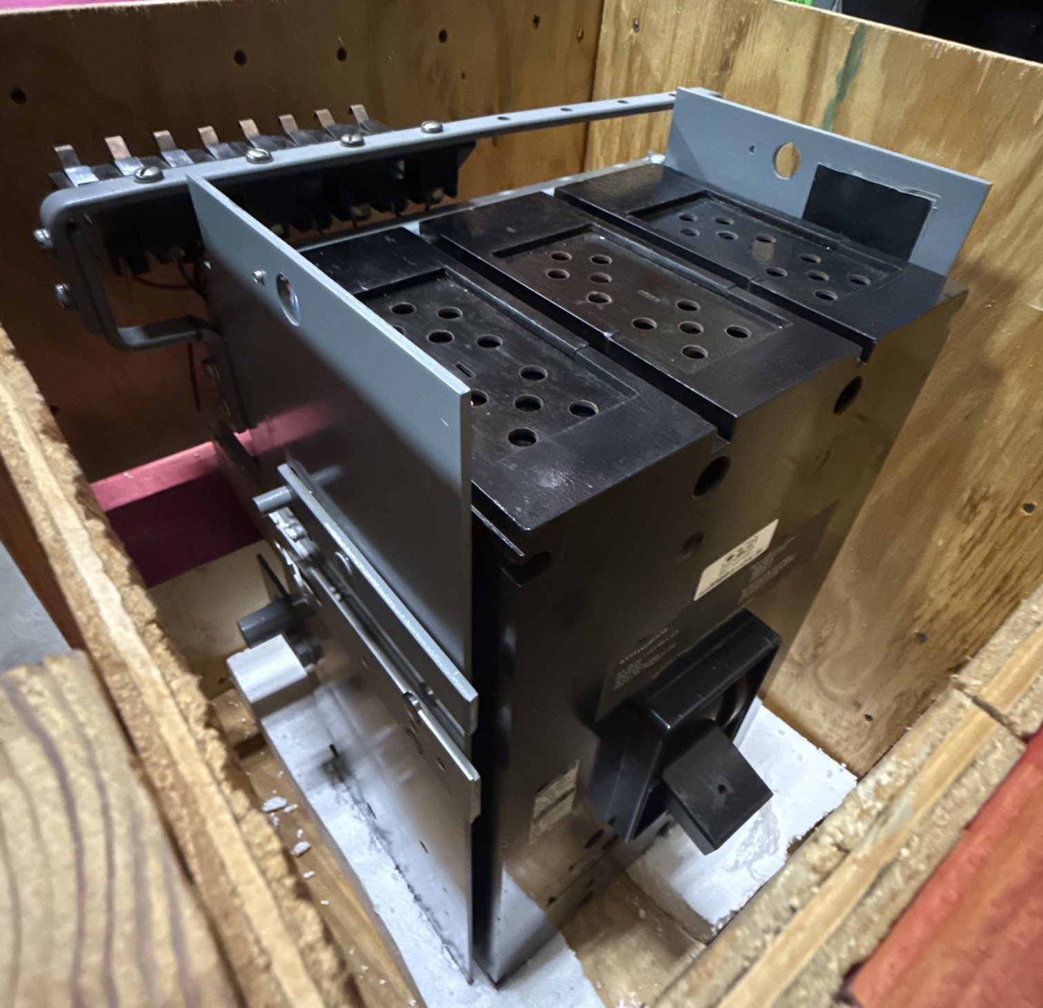 Refurbished Westinghouse 2000 AMP BREAKER 2YV1 PCC2000  SO # 62F3414 W/ DRAWOUT 600 V 3 POLE