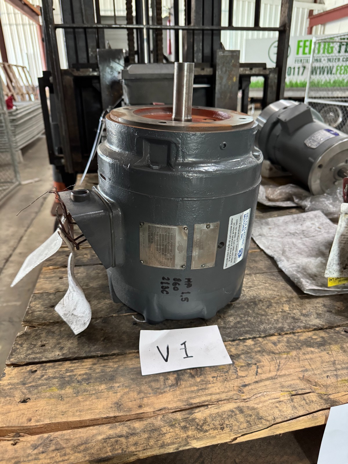 LOUIS ALLIS MOTOR V1 1.5 HP MODEL 5282520170 860 RPM 440 V 3 PH 4 AMP F 213C