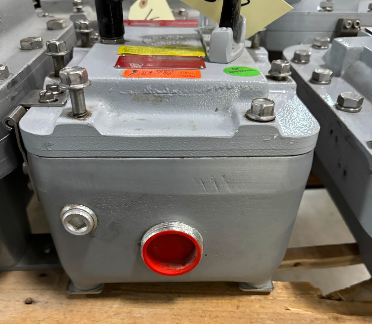 APPLETON EXPLOSION PROOF BREAKER V58 30 AMP 600 V 3 POLE 3 PH EHD3030L
