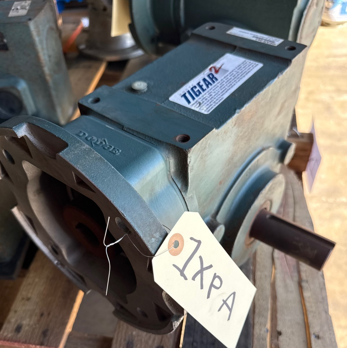 TIGEAR/2 BALDOR GEAR REDUCER 1XPA 1XPB MOD 35Q20R181750 RPM 20 TO 1 RATIO 5.96 H