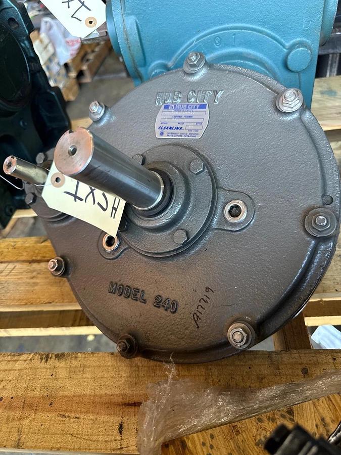 HUB CITY GEAR REDUCER 1XSH MOD 240 0221-16439 8-1 RATIO STYLE 1308