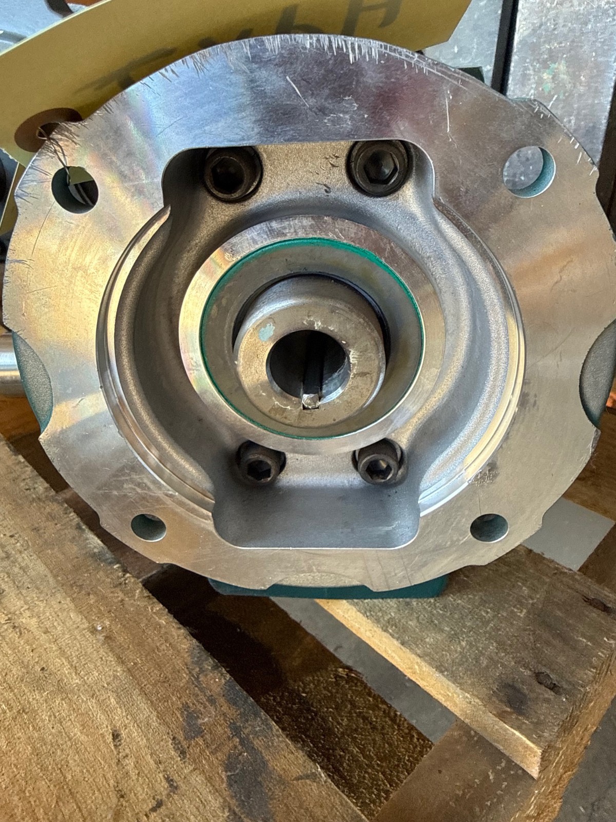 TIGEAR/2 BALDOR GEAR REDUCER 1XTA 1XPH MODEL 26Q20H14 1750 RPM 20 TO 1 RATIO