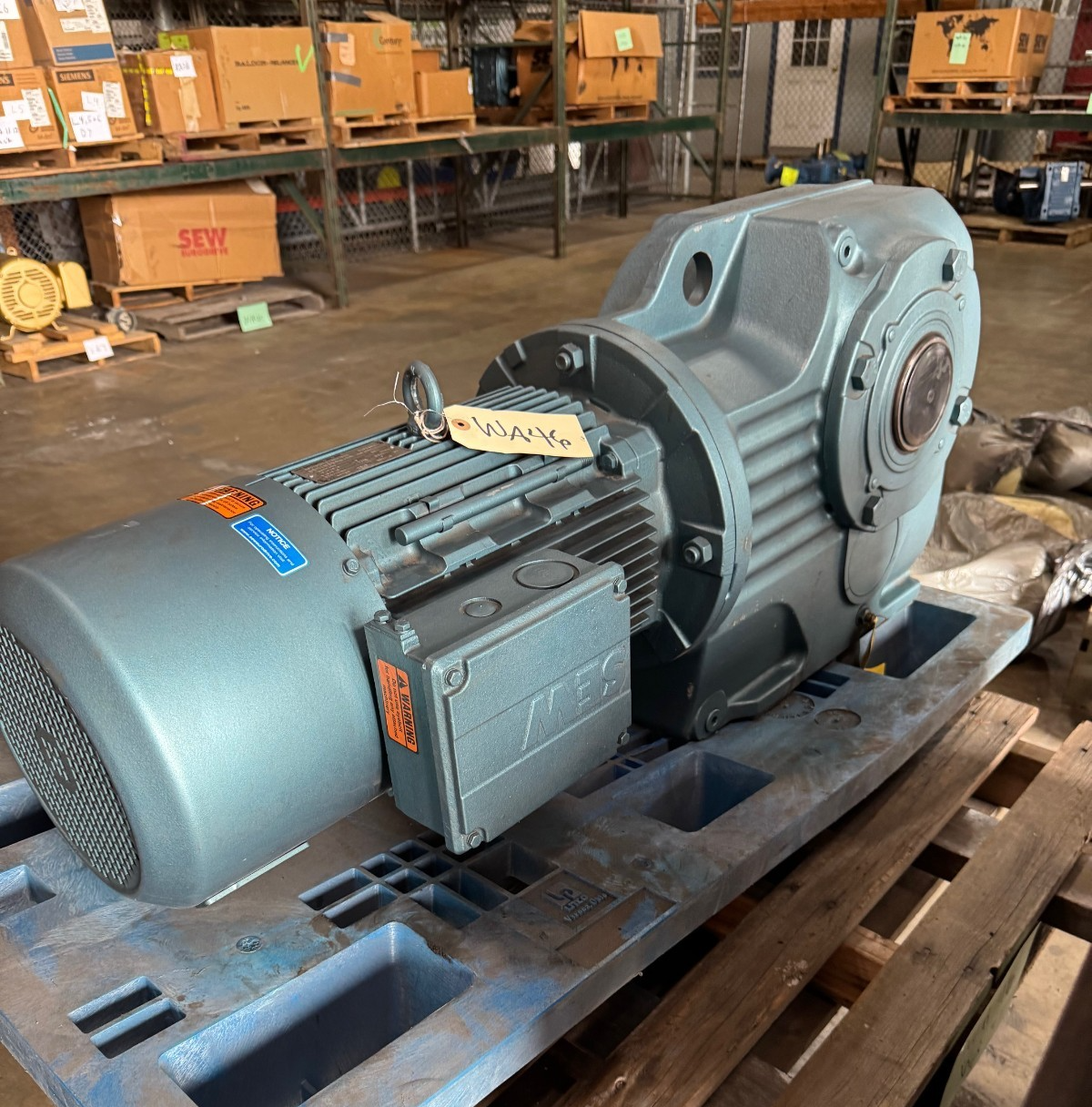 SEW-EURODRIVE GEAR MOTOR WA46 MOD KAZ107DV132ML8/4BH15HR 870/1760 TO 9.6/19 RPM